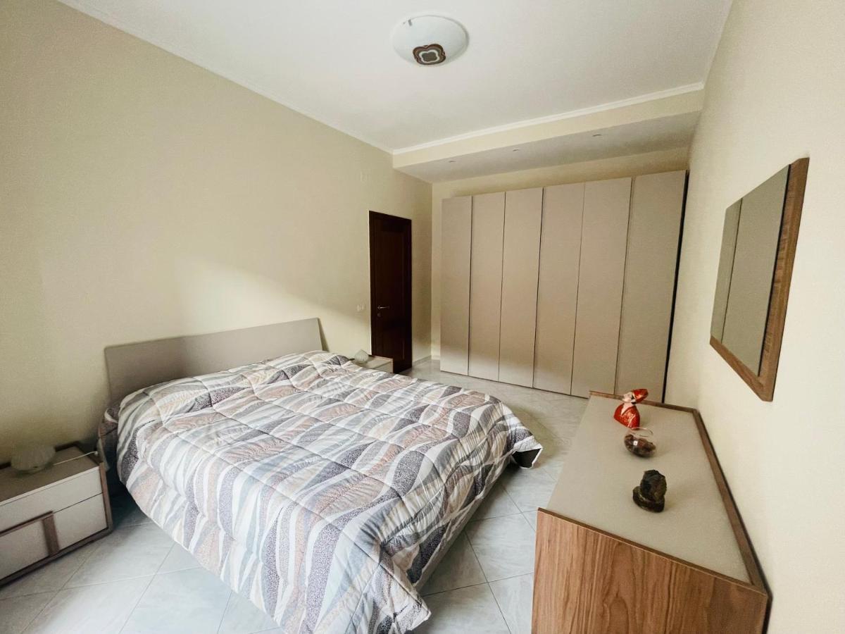 Le Limosine Villa Napoli Bagian luar foto